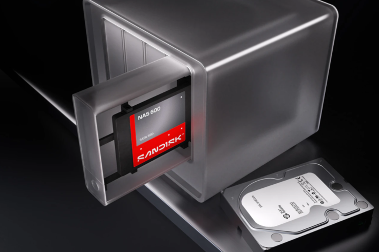 SSD SATA Sandisk NAS 600 exibido em uma baia de unidade NAS ao lado de um disco rígido4