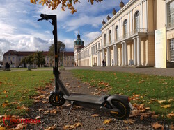 O Segway Ninebot KickScooter Max G2 foi gentilmente cedido pela Segway