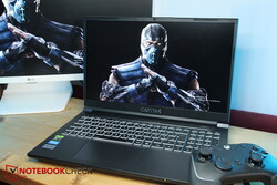 O Captiva Advanced Gaming I74-121, amostra de teste fornecida pela Cyberport