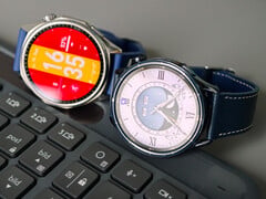 da esquerda para a direita: Huawei Watch GT 7 e Xiaomi Watch S5
