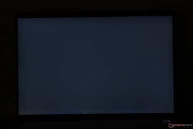 Sangramento mínimo e irregular da luz de fundo