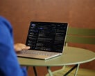 O Surface Laptop 8 vem com tecnologia de tela de privacidade integrada.