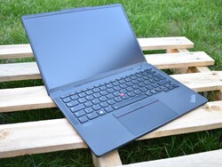 Testando o Lenovo ThinkPad X13s G1, unidade de teste fornecida pela Lenovo.