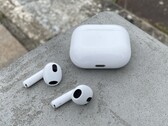 O sucessor do Apple AirPods 3 não chegará antes de 2024. (Fonte: Scarbir)