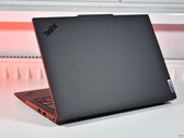 A CPU Ryzen 9 faz com que este Lenovo ThinkPad se destaque: A estação de trabalho móvel compacta oferece o melhor desempenho de CPU de qualquer laptop ThinkPad de 14 polegadas, na foto: Lenovo ThinkPad P14s Gen 6 AMD (fonte da imagem: Benjamin Herzig)