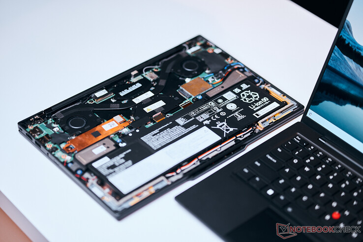 ThinkPad X1 2024: Novo layout interno com duas ventoinhas maiores