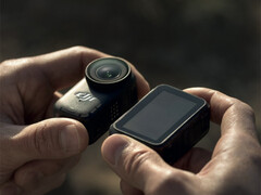 O DJI Osmo Nano e seu módulo de tela magnética. (Fonte da imagem: via Jasper Ellens)