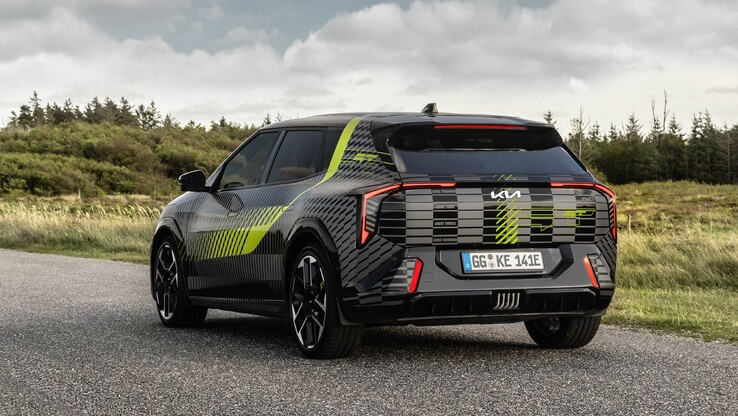O Kia EV4 GT com o novo GT Wrap. (Fonte da imagem: Kia)
