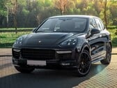O Porsche Cayenne visto nesta foto poderá em breve ser ultrapassado por uma nova SUV elétrica feita pelo fabricante alemão de carros esporte (Imagem: Ivan Kazlouskij)