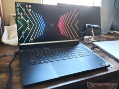 Um notebook Razer acionado por AMD está em fase de preparação