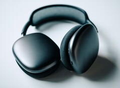 Appleos AirPods Max da Apple podem ser temporariamente reparados ao serem colocados em um freezer por uma hora (Fonte da imagem: Sam Grozyan)