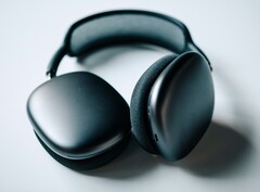 Appleos AirPods Max da Apple podem ser temporariamente reparados ao serem colocados em um freezer por uma hora (Fonte da imagem: Sam Grozyan)