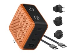 O carregador BMX GaNsta Pixel 140W alimenta até quatro dispositivos USB ao mesmo tempo e vem com adaptadores de tomada CA para uso em todo o mundo.