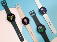 O Galaxy Watch5 e Galaxy Watch5 Pro poderiam ambos apresentar um monitor de temperatura da pele, Galaxy Watch4 fotografado. (Fonte da imagem: Samsung)