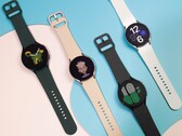 O Galaxy Watch5 e Galaxy Watch5 Pro poderiam ambos apresentar um monitor de temperatura da pele, Galaxy Watch4 fotografado. (Fonte da imagem: Samsung)