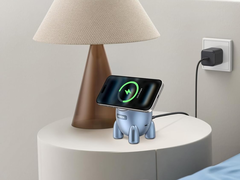 O carregador sem fio 2 em 1 de 25 W da Ugreen (na foto) tem um design em forma de foguete. (Fonte da imagem: Ugreen)