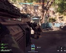 O Battlefield 6 permite que os jogadores se pendurem em tanques para uma travessia mais rápida. (Fonte da imagem: Notebookcheck)