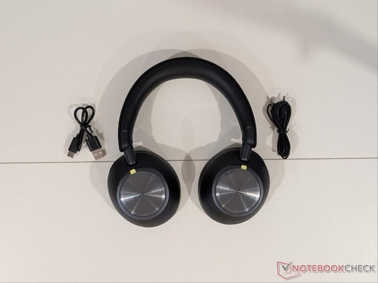 Fones de ouvido Wave Pro X, cabo de carregamento USB-A para USB-C, cabo de áudio de 3,5 mm.