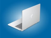 A HP comercializa o novo OmniBook 5 Flip 2 em 1 nas cores Rosa Pó e Azul Celeste, bem como no acabamento Prata Glaciar mostrado aqui.