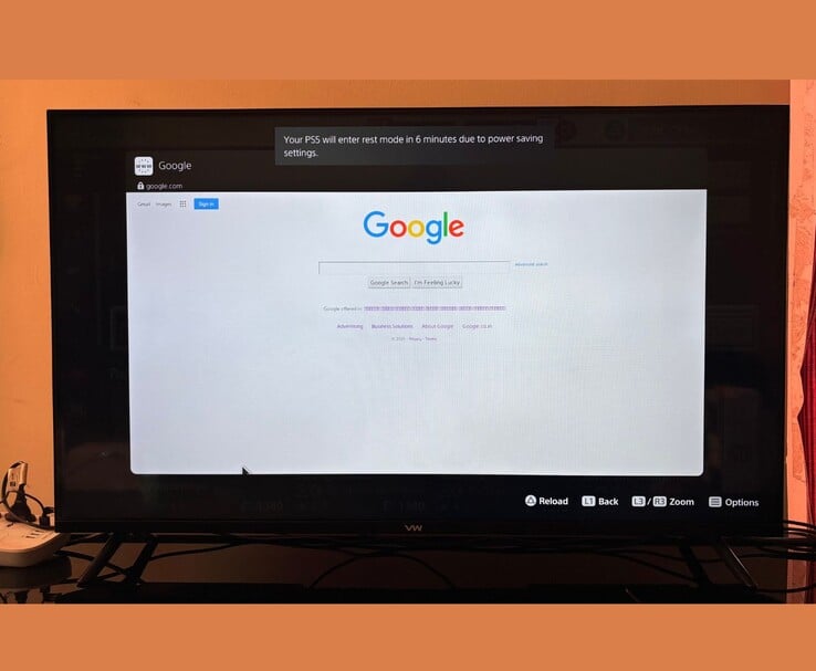 Página inicial do Google aberta em um navegador oculto do PlayStation 5, exibida em uma tela de TV (Fonte da imagem: Anmol Dubey / Notebookcheck)