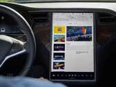 O sistema de infoentretenimento pode oferecer interrupções de atualização de tráfego (imagem: Tesla)