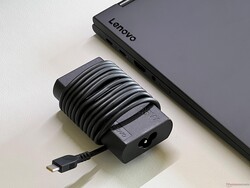 PSU compacta de 65W