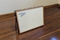 O ET PRO Model Twenty Two é o primeiro gabinete de guitarra com alto-falante ativo e painel plano do mundo. (Fonte: ET PRO)