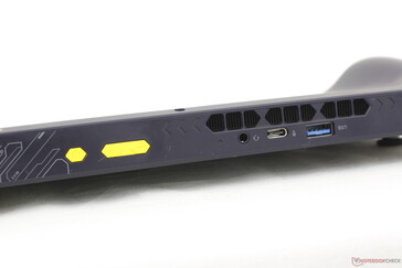 Parte superior: Botão liga/desliga, botões de volume, fone de ouvido de 3,5 mm, USB-C 4, USB-A 3.0
