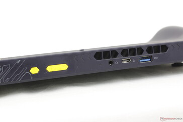 Parte superior: Botão liga/desliga, botões de volume, fone de ouvido de 3,5 mm, USB-C 4, USB-A 3.0