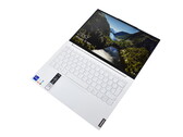Revisão do laptop Lenovo Yoga Slim 7i Carbon 13ITL5: Tiger Lake combinado com materiais ultraleves