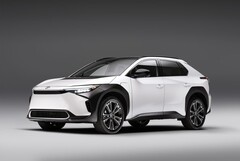 O bZ4X da Toyota receberá uma bateria atualizada entre 2026 e 2027. (Fonte da imagem: Toyota)
