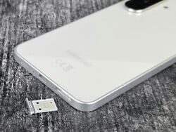 O slot de cartão do Galaxy A36 5G