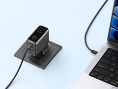 O carregador da Anker (100W, 3 portas, Smart Display) (foto) já está disponível no Reino Unido. (Fonte da imagem: Anker)