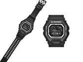 O Casio G-Shock GBX100SFJ-1 apresenta um design elegante totalmente preto e uma tela negativa de alto contraste.