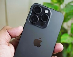 O Apple iPhone 15 Pro e Pro Max são significativamente mais populares do que os modelos básicos mais baratos. (Imagem: nitin v)