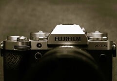 Espera-se que a Fujifilm X-T5 aqui apresentada tenha um sucessor em breve.
