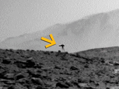 O misterioso “tripé de combate” da Curiosity em Marte. O objeto bizarro apareceu em apenas um quadro.