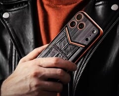 A Caviar equipou o iPhone 17 Pro Max “ Apple ” com uma capa traseira magnética.