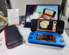 O dispositivo portátil para jogos semelhante ao Nintendo 3DS da Tassei Denki é alimentado por uma APU AMD Ryzen 5. (Fonte da imagem: @soypowder_lol no X)