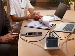 O carregador PicoGo AH11 140W GaN da Baseus (foto) já está disponível nos EUA. (Fonte da imagem: Baseus)