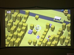 Até mesmo jogos simples como Crossy Road são quase impossíveis de jogar.