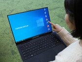 O conceito de laptop da Samsung Display provavelmente apresenta o mesmo display AMOLED de 16 polegadas que estará disponível no Galaxy Book3 Pro e Galaxy Book3 Ultra. (Fonte da imagem: Samsung Display) 