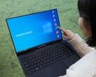 O conceito de laptop da Samsung Display provavelmente apresenta o mesmo display AMOLED de 16 polegadas que estará disponível no Galaxy Book3 Pro e Galaxy Book3 Ultra. (Fonte da imagem: Samsung Display) 