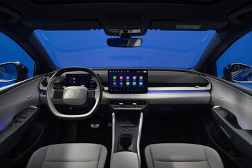 O interior do VW Polo ID é repleto de botões e botões físicos.