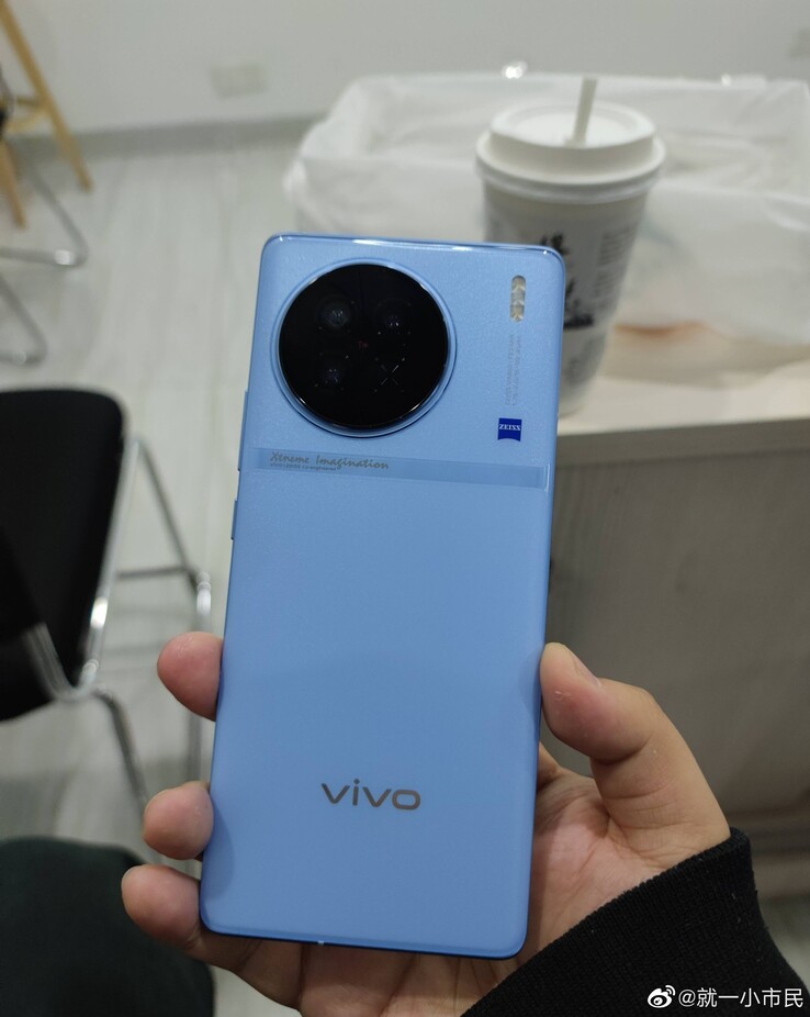 Imagem prática Vivo X90 (imagem via Weibo)