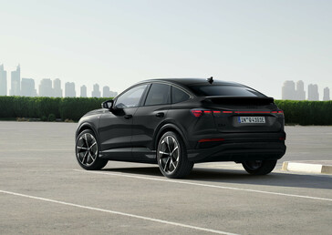 O Audi Q4 e-tron Sportback tem um teto inclinado mais esportivo para aumentar a aerodinâmica. (Fonte da imagem: Audi)