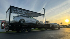 Cybertruck reboca um Model Y (imagem: TeslaNewsWire/X)