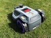 Parte traseira do Anthbot M9 Pro com faixas de corrida