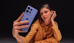 A Motorola inclui um par de Moto Buds+ nos pedidos do Edge 50 Pro. (Fonte da imagem: Motorola)