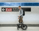 A e-bike Dahon K-Feather apresenta um design dobrável em três etapas (Fonte da imagem: Dahon)